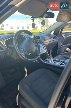 Седан Ford Fusion 2019 в 