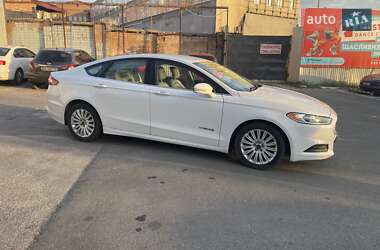 Седан Ford Fusion 2014 в 