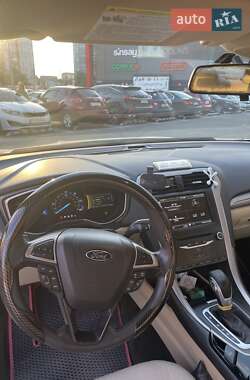Седан Ford Fusion 2014 в 