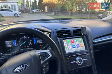 Седан Ford Fusion 2018 в 
