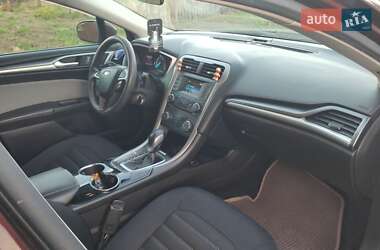 Седан Ford Fusion 2015 в 
