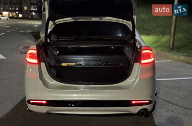 Седан Ford Fusion 2015 в 