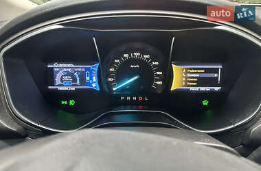 Седан Ford Fusion 2016 в 