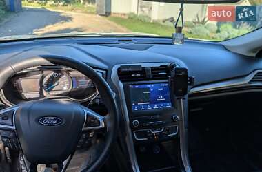 Седан Ford Fusion 2019 в 