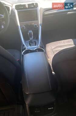 Седан Ford Fusion 2014 в 
