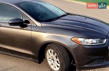 Седан Ford Fusion 2015 в 