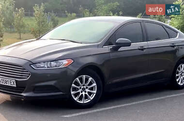 Седан Ford Fusion 2015 в 