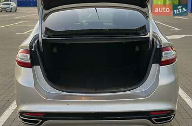 Седан Ford Fusion 2016 в 
