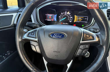 Седан Ford Fusion 2013 в 