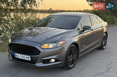 Седан Ford Fusion 2013 в 