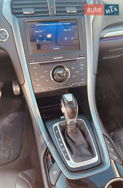 Седан Ford Fusion 2014 в 