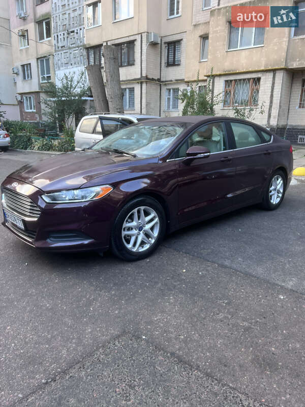 Седан Ford Fusion 2013 в Одесі