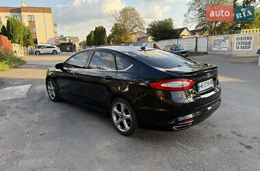 Седан Ford Fusion 2015 в Ровно