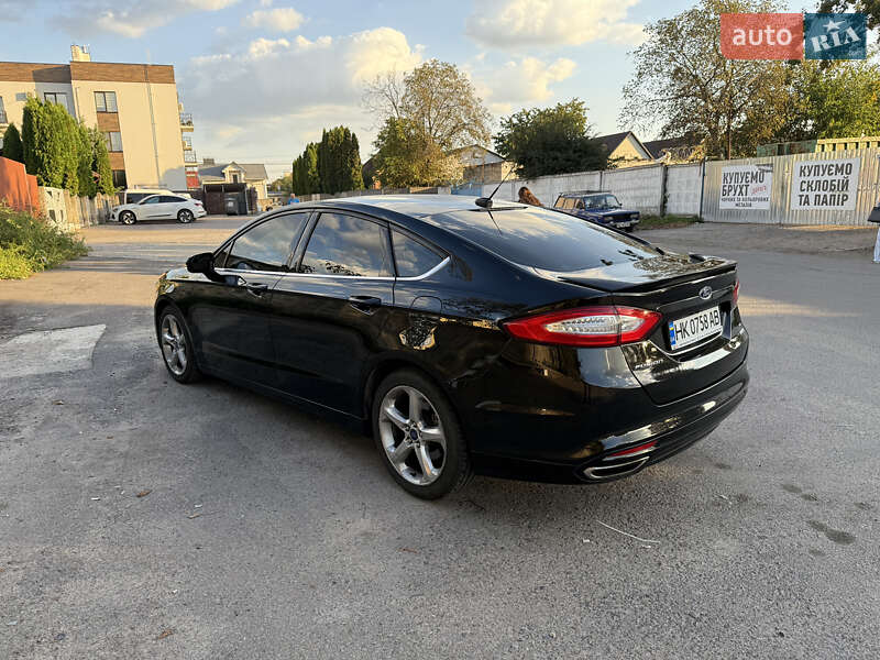 Седан Ford Fusion 2015 в 