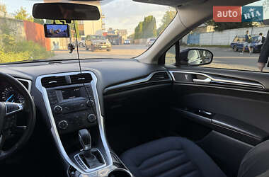 Седан Ford Fusion 2015 в 