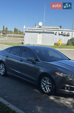 Седан Ford Fusion 2014 в 