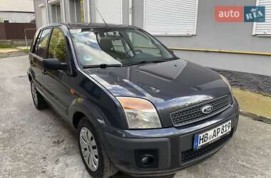 Хэтчбек Ford Fusion 2008 в 