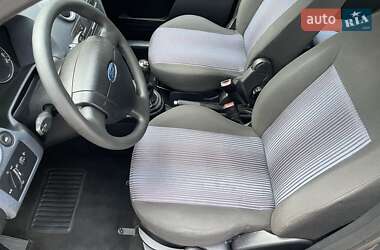 Хэтчбек Ford Fusion 2008 в 