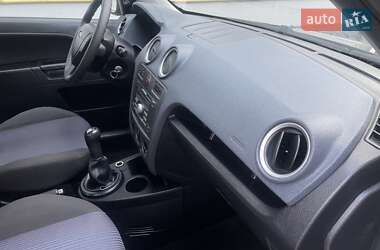 Хэтчбек Ford Fusion 2008 в 