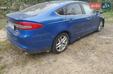 Седан Ford Fusion 2017 в Острозі