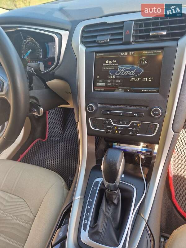 Седан Ford Fusion 2015 в Тернополі
