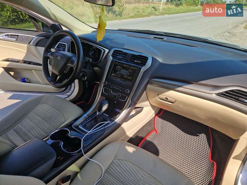 Седан Ford Fusion 2015 в Тернополі