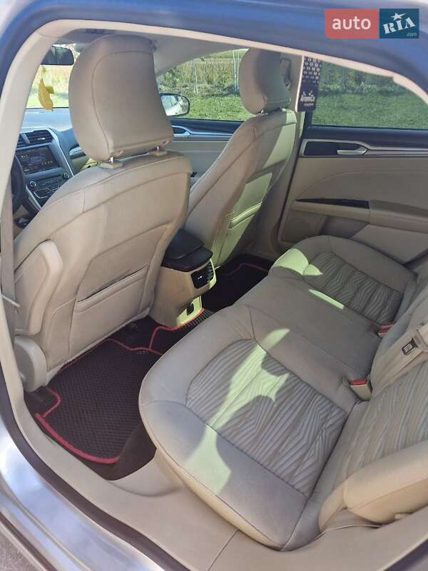 Седан Ford Fusion 2015 в Тернополі