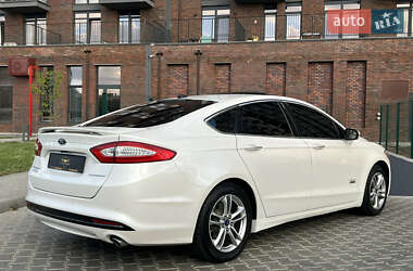 Седан Ford Fusion 2014 в 