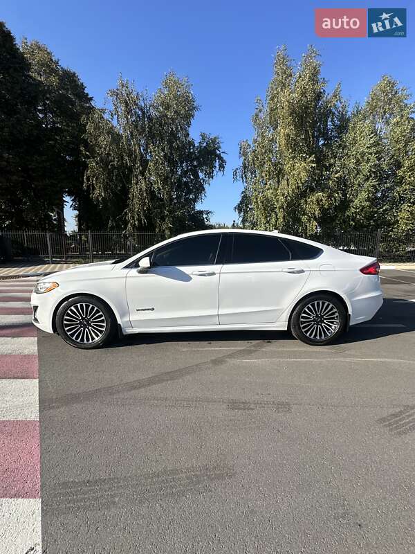 Седан Ford Fusion 2019 в Белогородке