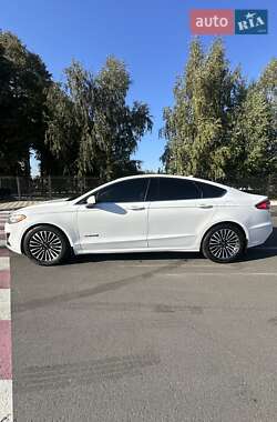 Седан Ford Fusion 2019 в 