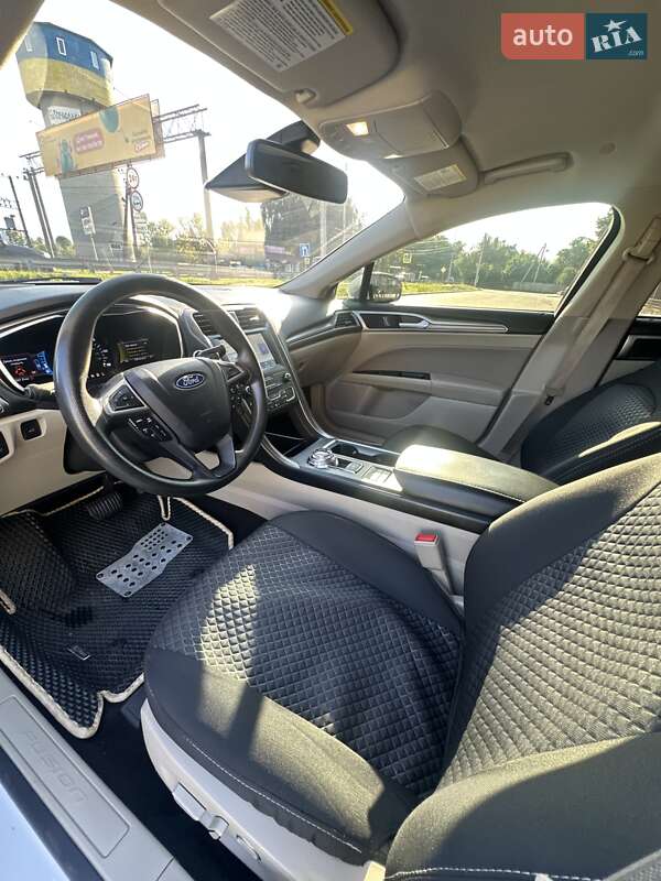 Седан Ford Fusion 2019 в Белогородке