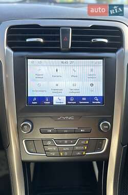 Седан Ford Fusion 2019 в 