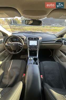 Седан Ford Fusion 2019 в 