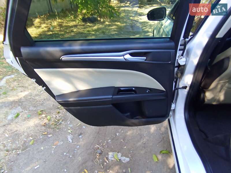 Седан Ford Fusion 2015 в Миколаєві