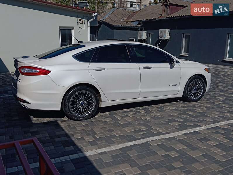 Седан Ford Fusion 2015 в Миколаєві