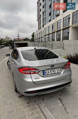 Седан Ford Fusion 2018 в 