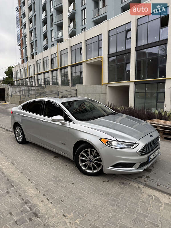Седан Ford Fusion 2018 в Львові