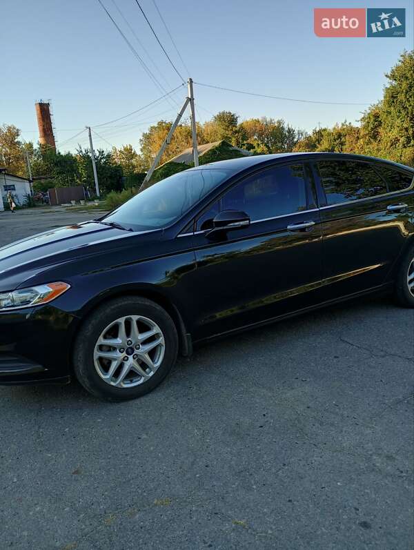 Седан Ford Fusion 2013 в Глобиному