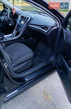 Седан Ford Fusion 2013 в 