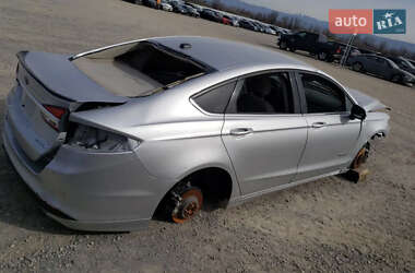 Седан Ford Fusion 2016 в 