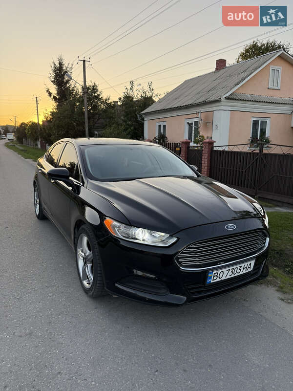Седан Ford Fusion 2013 в 