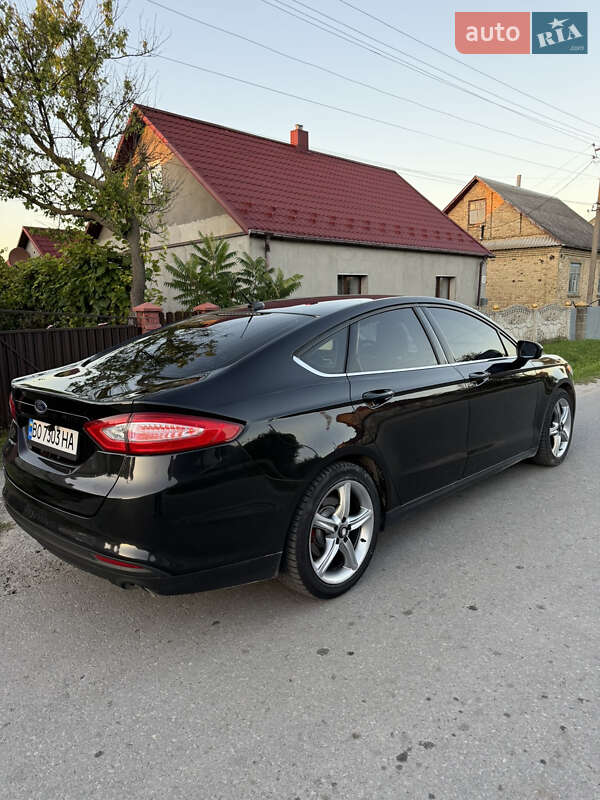Седан Ford Fusion 2013 в Кременці