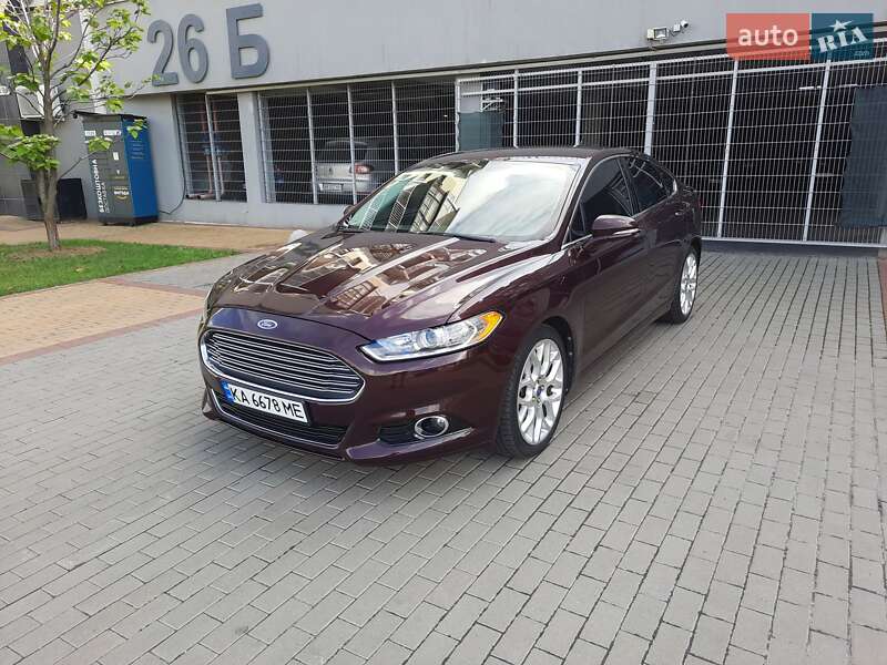 Седан Ford Fusion 2013 в 