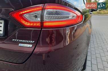 Седан Ford Fusion 2013 в 