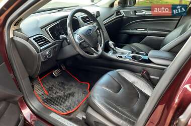 Седан Ford Fusion 2013 в 