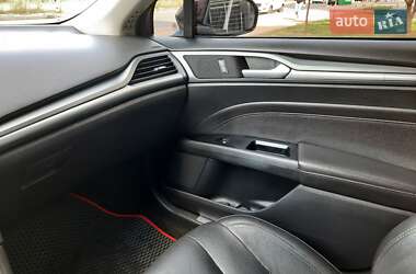 Седан Ford Fusion 2013 в 