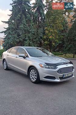 Седан Ford Fusion 2016 в 