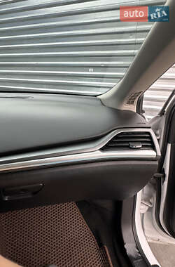 Седан Ford Fusion 2014 в 