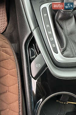 Седан Ford Fusion 2014 в 
