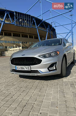 Седан Ford Fusion 2018 в 